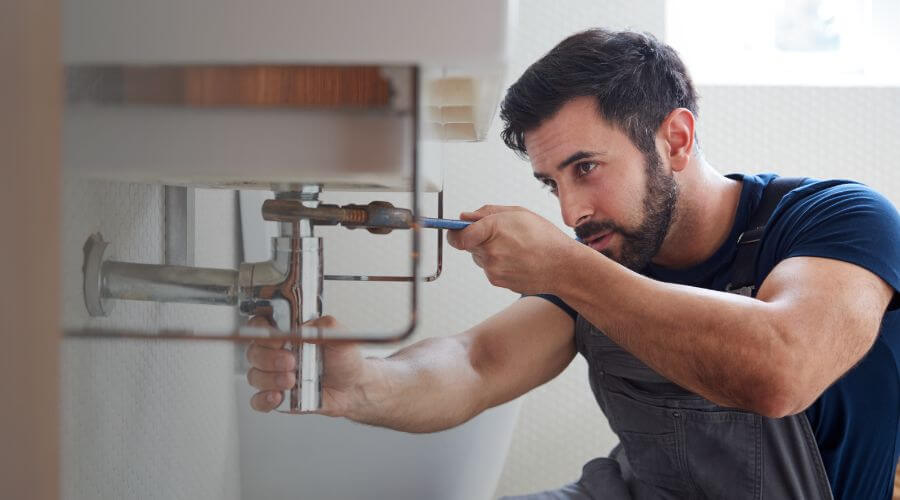 Sink faucet replacement in Van Buren, IN
